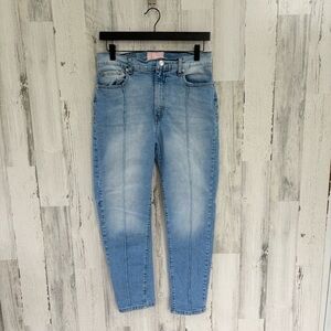 Revice Women’s Size 30X26X10.5” High Waist Rear Star Pattern Denim Jeans